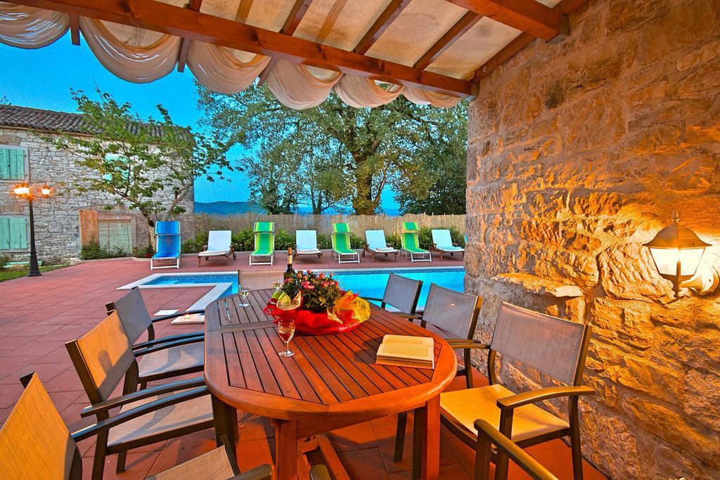 Villa Angela e Giovanni Vižinada Esterno foto